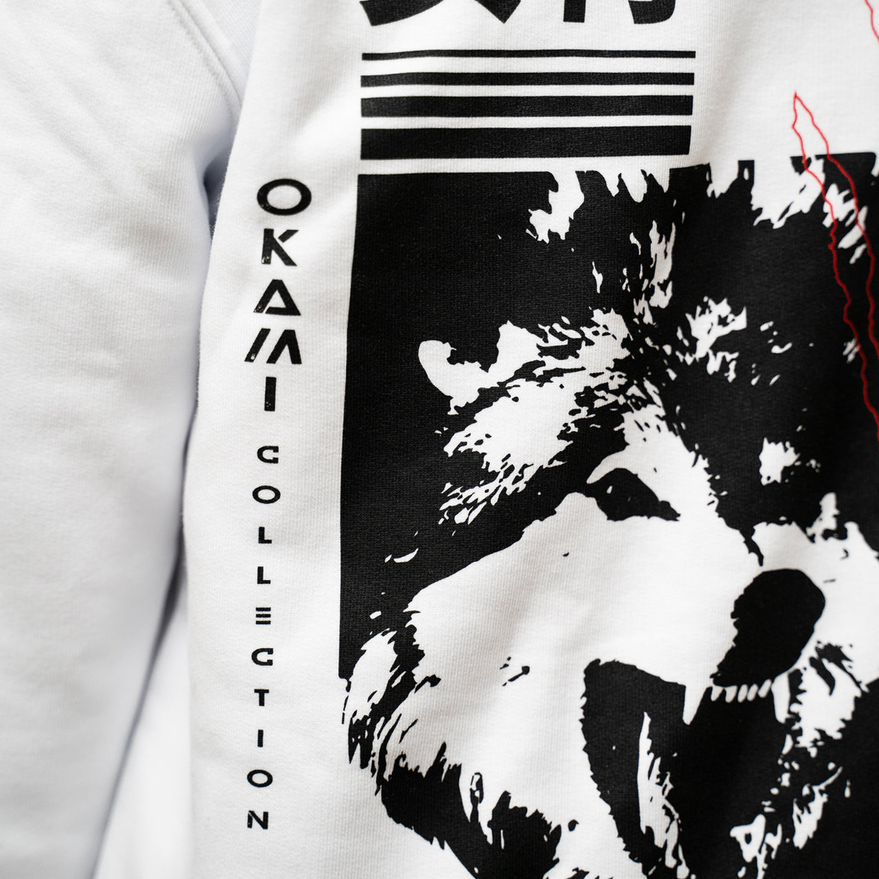 White-Hoodie / Power Red
